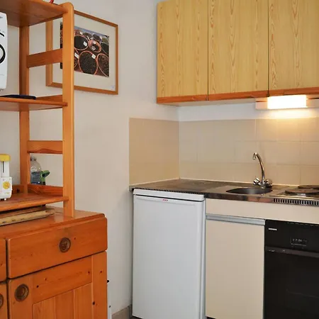 T2 Avec Loggia, Proche Et Commerces, Parking Inclus - - Fr-1-251-521 Apartment