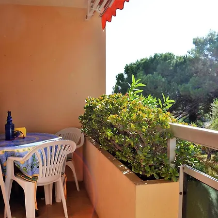 T2 Avec Loggia, Proche Et Commerces, Parking Inclus - - Fr-1-251-521 Bormes-les-Mimosas